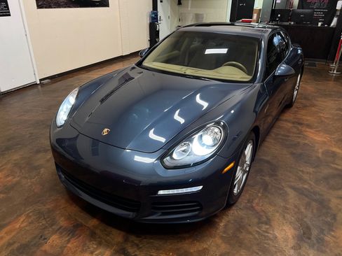 Used 2014 Porsche Panamera 4 image 44