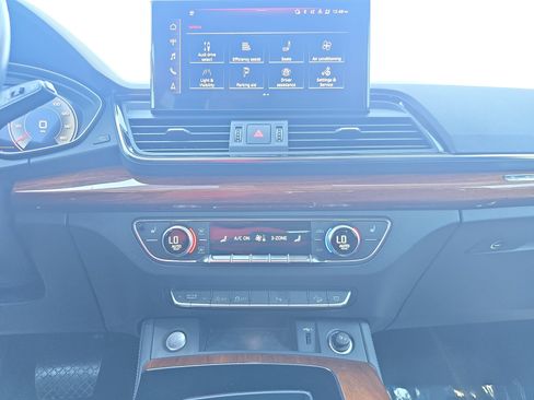 Used 2022 Audi Q5 2.0T Premium Plus w/ Premium Plus Package AWD/4WD image 18