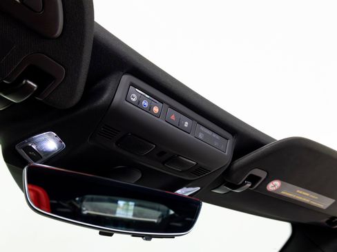 Used 2021 Chevrolet Corvette 2LT w/ Engine Appearance Package image 28