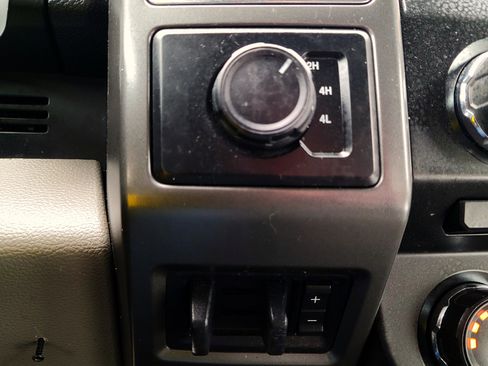 Used 2018 Ford F250 XLT w/ XLT Value Package image 11