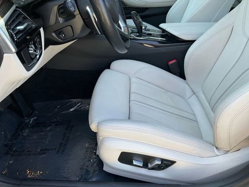 Used 2022 BMW 530i w/ Premium Package image 13