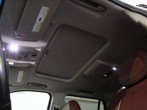 Used 2017 Cadillac Escalade Premium Luxury AWD/4WD image 17