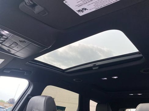 Certified 2024 Buick Enclave Avenir w/ Trailering Package, 5000 lbs. AWD/4WD image 25