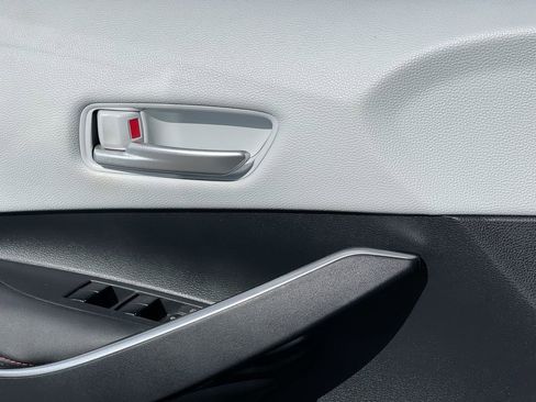 Certified 2023 Toyota Corolla SE w/ Carpet Mat Package (TMS) FWD image 8