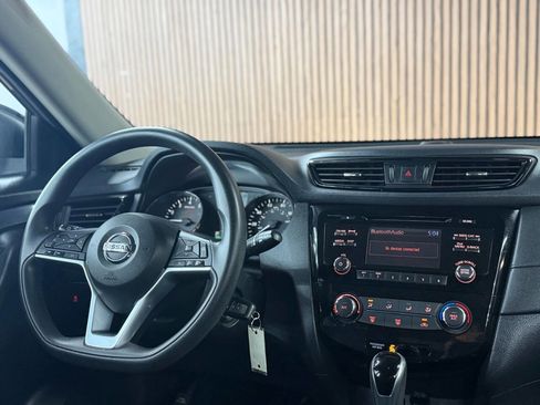 Used 2017 Nissan Rogue S AWD/4WD image 5