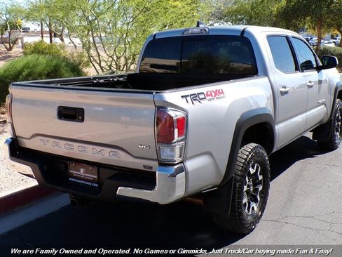 Used 2020 Toyota Tacoma TRD Off-Road image 6