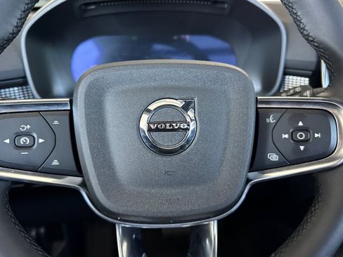 Certified 2025 Volvo XC40 B5 Plus image 27