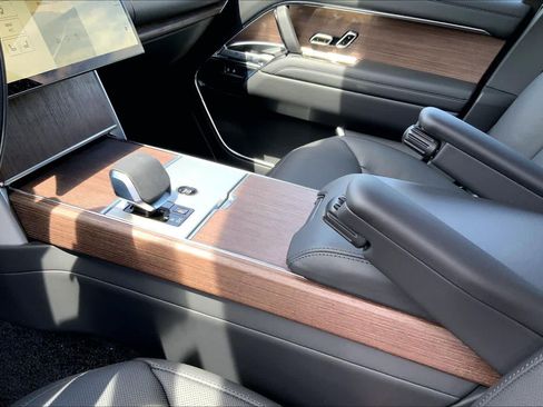 New 2026 Land Rover Range Rover SE AWD/4WD image 9