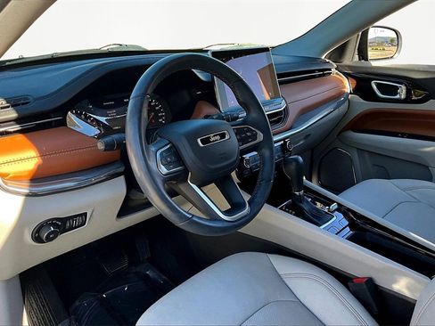 Used 2022 Jeep Compass Limited image 14