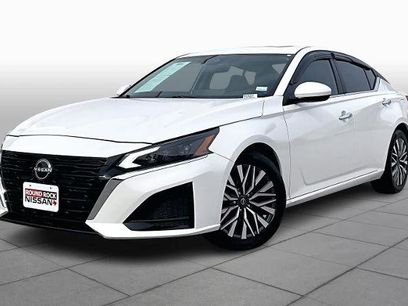 Certified 2023 Nissan Altima 2.5 SV w/ SV Premium Package