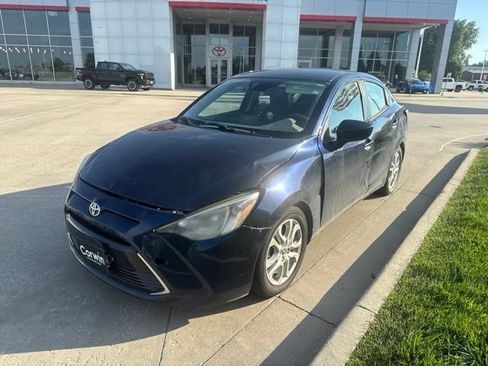 Used 2017 Toyota Yaris iA FWD image 8