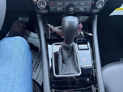 Used 2024 Jeep Compass Limited image 26