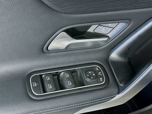 Used 2020 Mercedes-Benz CLA 250 4MATIC image 24