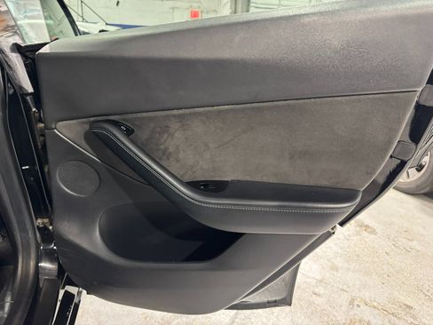 Used 2021 Tesla Model Y Long Range image 24