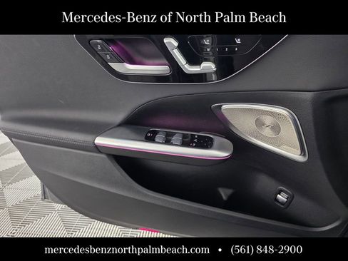 Used 2025 Mercedes-Benz C 300 Sedan image 24