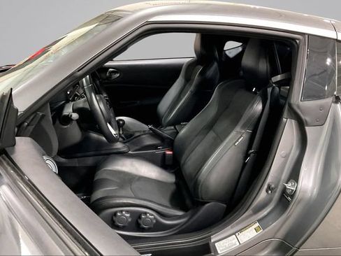 Used 2024 Nissan Z Performance w/ Floor Mat Package RWD image 25