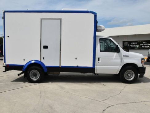 Used 2023 Ford E-350 and Econoline 350 Super Duty w/ Power Windows & Locks Group RWD image 8