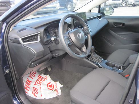 Used 2023 Toyota Corolla LE image 8