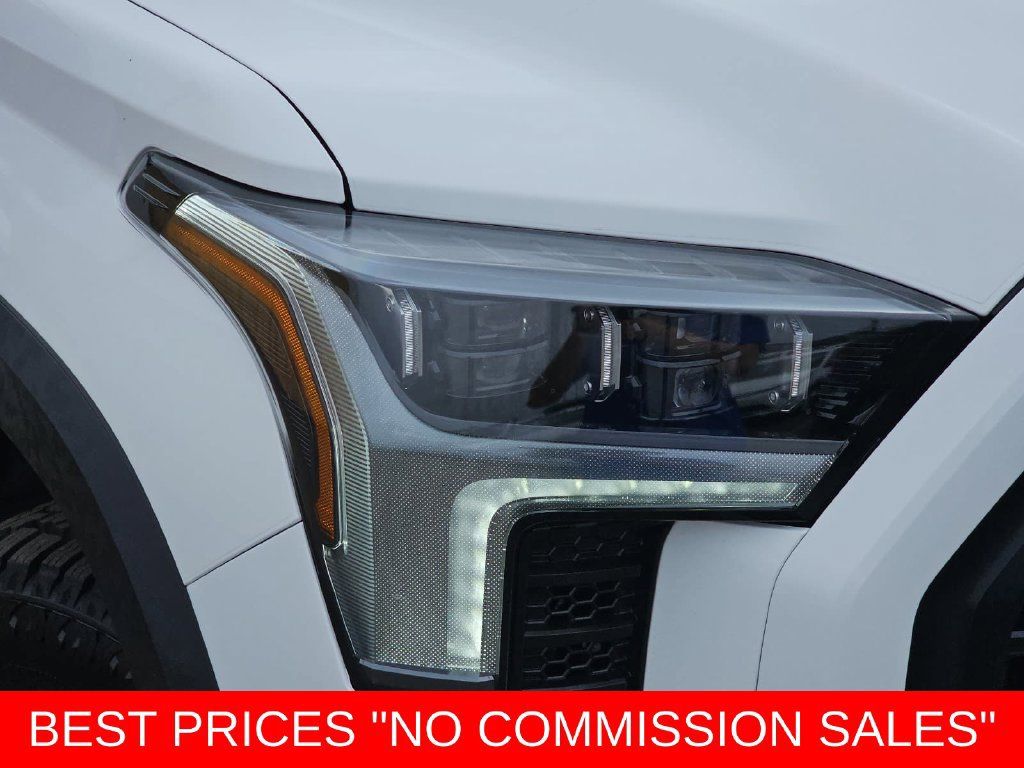 Used 2025 Toyota Tundra TRD Pro AWD/4WD image 32