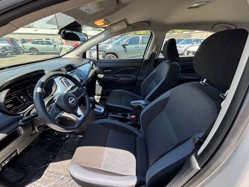 Used 2025 Nissan Versa SV FWD image 24