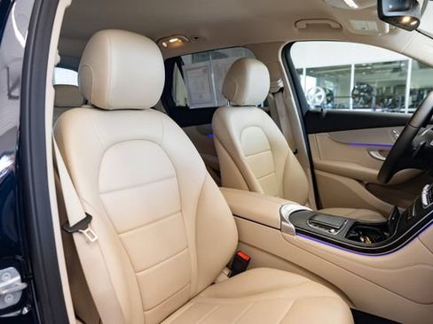 Used 2021 Mercedes-Benz GLC 300 4MATIC image 27