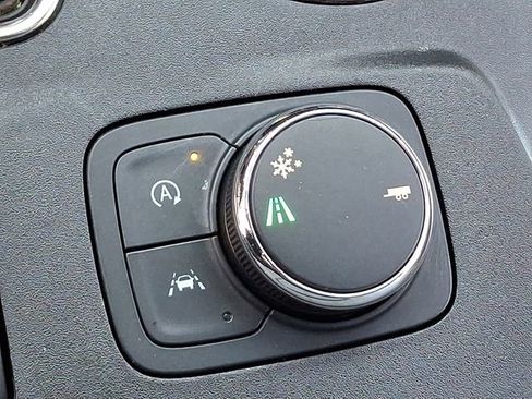 Used 2023 Chevrolet Traverse High Country image 25