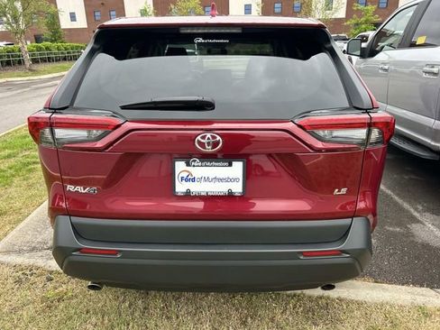Used 2022 Toyota RAV4 LE FWD image 5