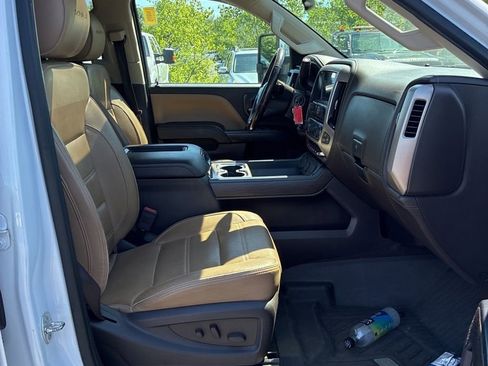 Used 2018 GMC Sierra 3500 Denali w/ Duramax Plus Package AWD/4WD image 8