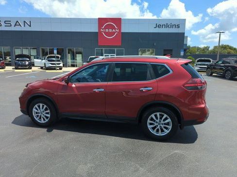 Certified 2019 Nissan Rogue SV FWD image 10
