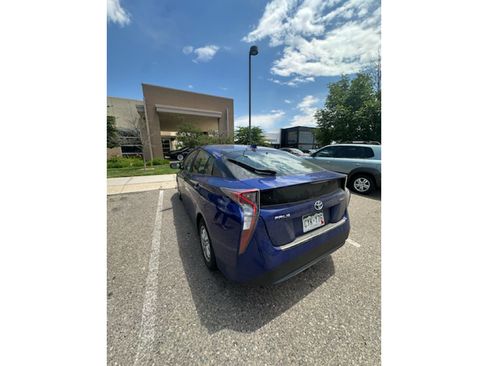 Used 2016 Toyota Prius Three w/ Advanced Technology Package FWD image 2