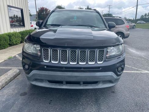 Used 2014 Jeep Compass Latitude AWD/4WD image 3