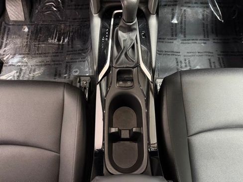 Used 2024 Toyota Corolla Cross XLE image 32