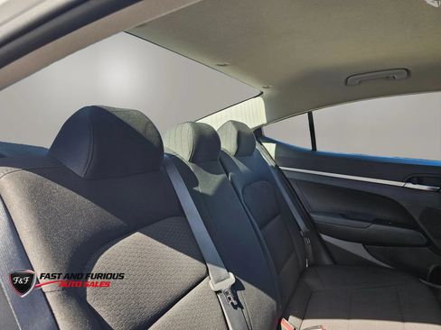Used 2020 Hyundai Elantra SE w/ Cargo Package (C1) FWD image 13