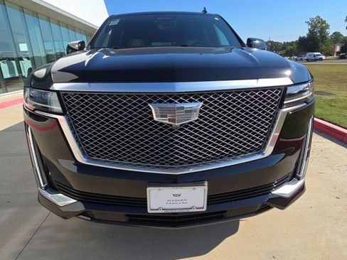 Used 2023 Cadillac Escalade ESV Premium Luxury w/ LPO, Radiant Package image 8