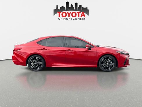 Used 2025 Toyota Camry XSE image 3