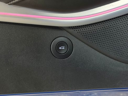 Used 2016 Chevrolet Camaro SS RWD image 18