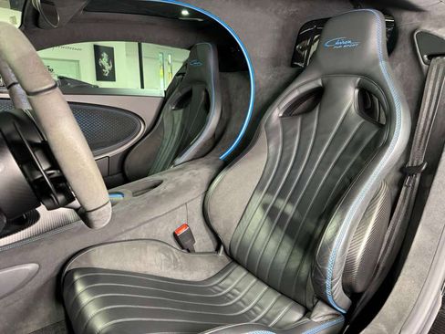 Used 2022 Bugatti Chiron Pur Sport image 10