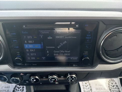 Used 2017 Toyota Tacoma TRD Off-Road w/ Tow Package image 28