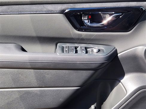 New 2025 Subaru Forester Limited w/ Popular Package image 18