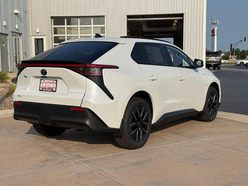 New 2026 Toyota bZ FWD image 5