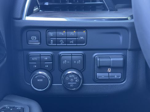 New 2026 Chevrolet Suburban Premier w/ Sun And Tow Package image 30