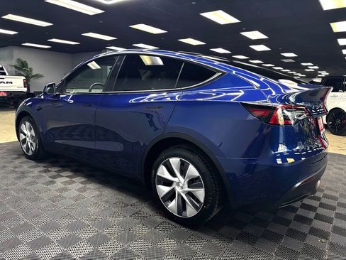 Used 2022 Tesla Model Y Long Range image 9