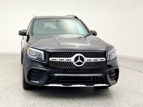 Used 2022 Mercedes-Benz GLB 250 GLB 250 SUV w/ AMG Line Packag image 2