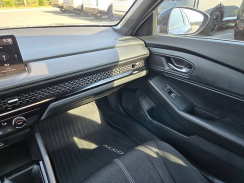 Used 2024 Honda Accord Sport image 11
