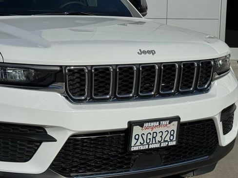 New 2025 Jeep Grand Cherokee Laredo w/ Trailer Tow Package image 7