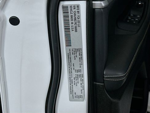 Used 2024 Jeep Grand Cherokee Limited w/ Trailer Tow Package image 12