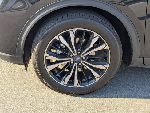 Certified 2022 Ford Escape SE w/ SE Sport Appearance Package AWD/4WD image 10