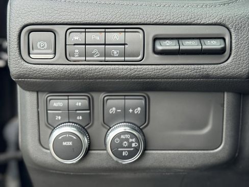 Used 2023 GMC Yukon Denali image 21