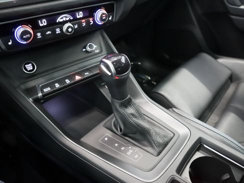 Used 2023 Audi Q3 2.0T Premium w/ Black Optic Sport Package image 18