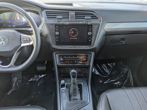 Certified 2023 Volkswagen Tiguan SE image 14
